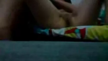 موٹی اپنی فیلم سوپر الکسیس از کون مالکن کی بالوں والی بلی کو چومتی ہے اور اسے اپنے ساتھ رگڑتی ہے۔