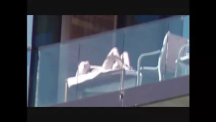 چکنا ہوا نپل تمام سوراخوں میں کڑک فيلم سكسي الكسيس دار حضرات کو دیا گیا تھا۔