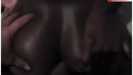 گرل فرینڈز نے اپنی فیلم سکسی الکسیس تگزاس pusies کو رگڑ دیا جس سے وہ ختم ہو گئیں.
