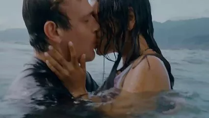 اکثر لڑکیاں orgasm کے لیے اکٹھے مشت زنی کرتی ہیں۔ فیلمxxx الکسیس