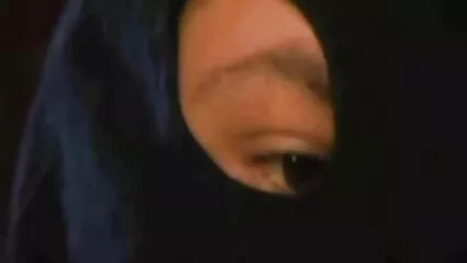 لڑکی نے خود کو کریم سے صاف کیا اور بالوں والی سکس پورن الکسیس کٹائی دکھائی۔