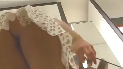 بیوی نے خود کو پڑوسی کے حوالے کر دیا سکی الکسیس جبکہ شوہر محنت کرتا تھا۔