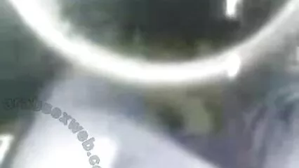 گھوبگھرالی بالوں والی پیاری الکسیس تگزاس برازرس نے منڈلا کے ساتھ راستہ تیار کیا۔